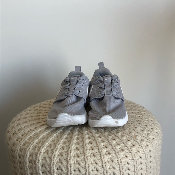 Children’s Nike shoes - Picture 2 of 4